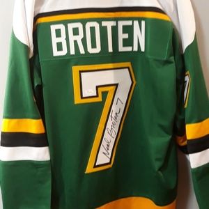 Hockey Jersey autographed Neil broten